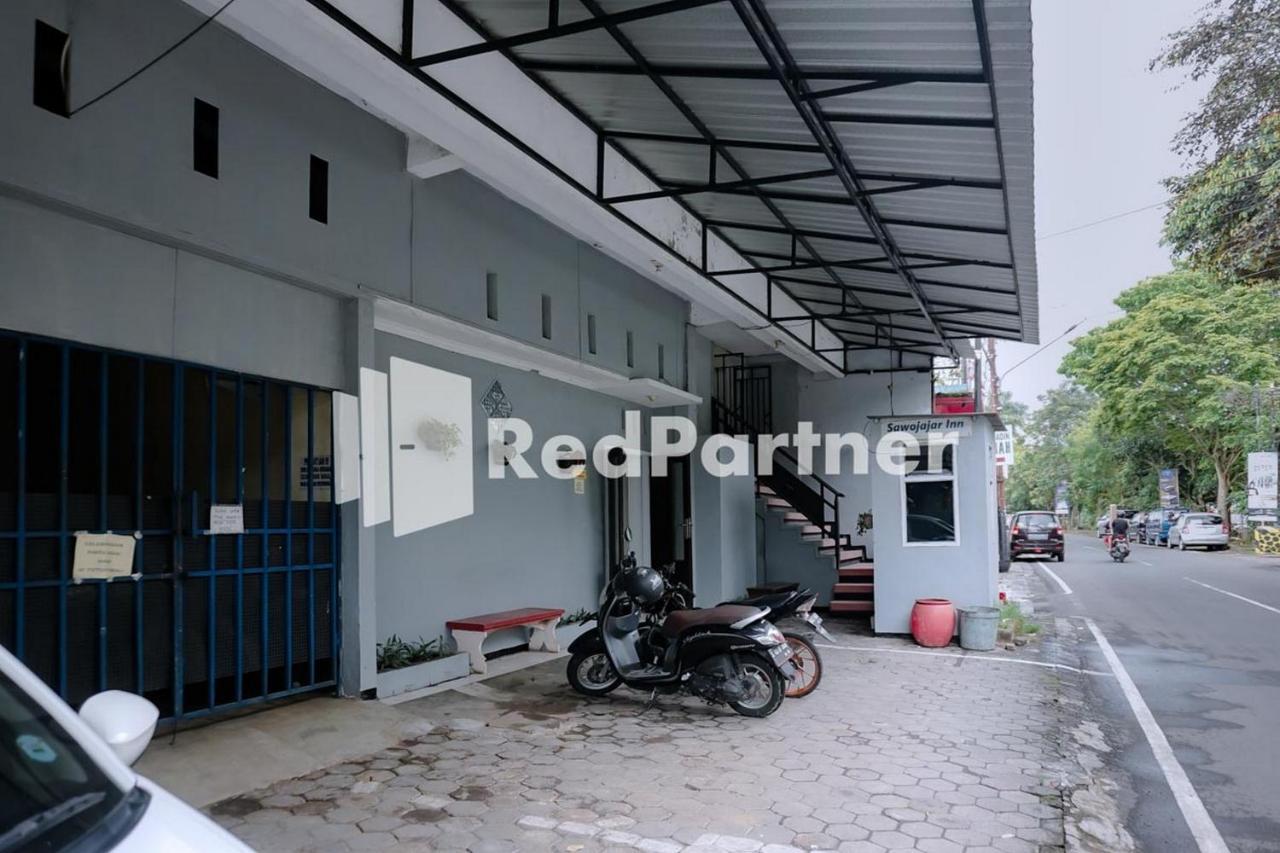 Sawojajar Inn Mitra Reddoorz Malang Esterno foto