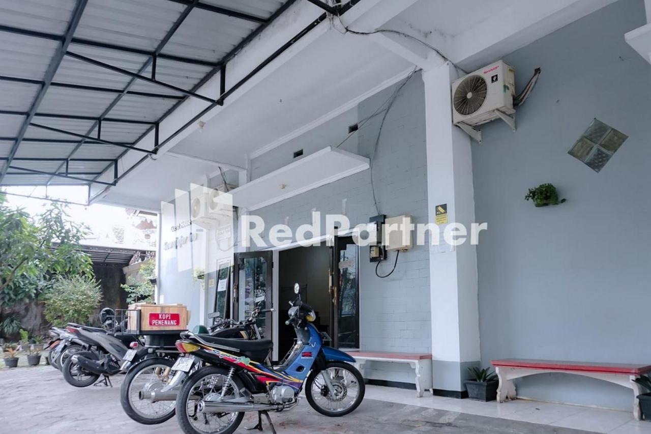 Sawojajar Inn Mitra Reddoorz Malang Esterno foto