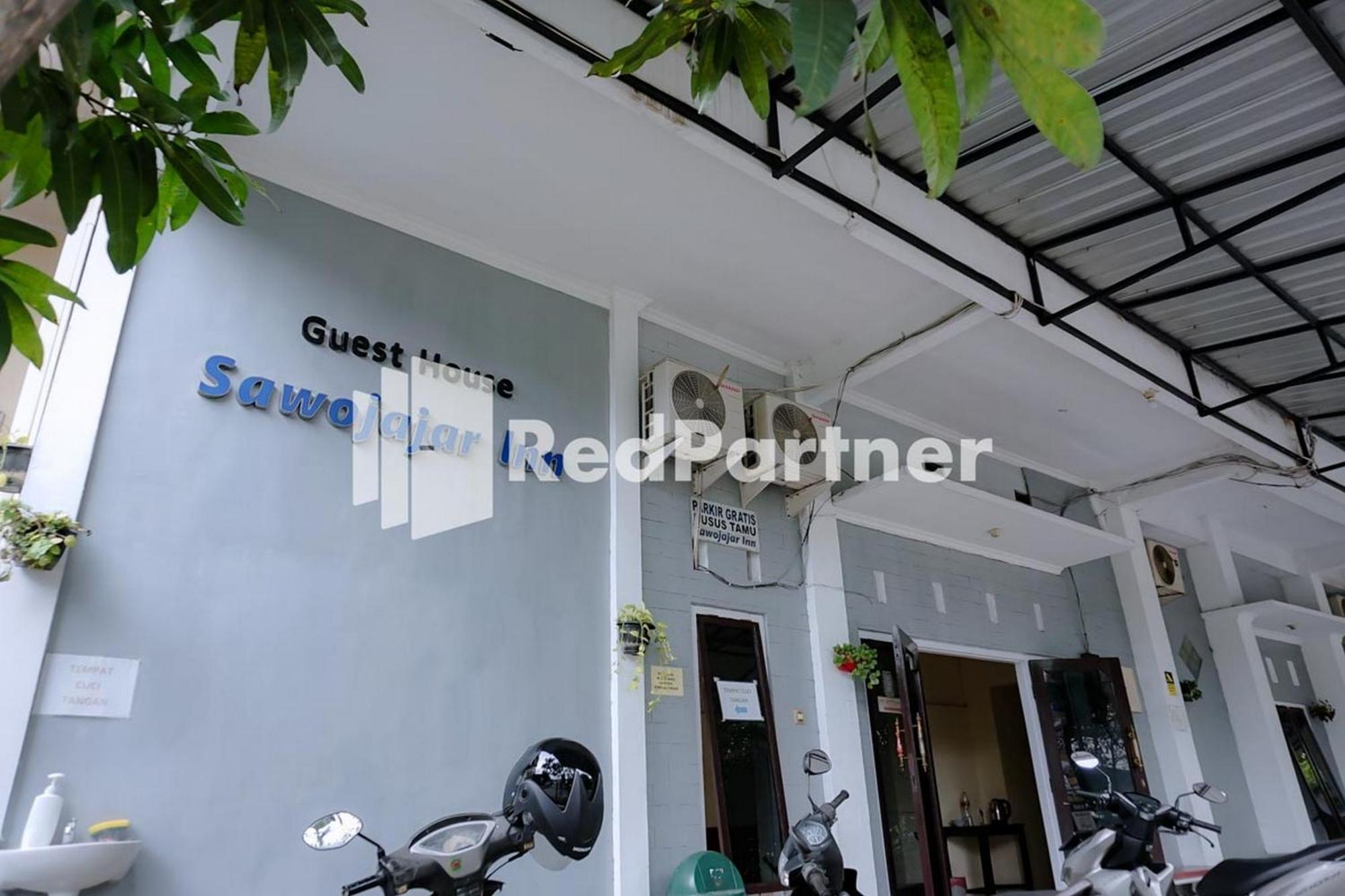 Sawojajar Inn Mitra Reddoorz Malang Esterno foto